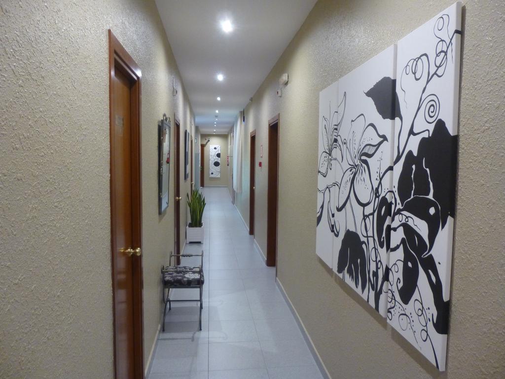 Pension Iznajar Barcelona Exterior photo