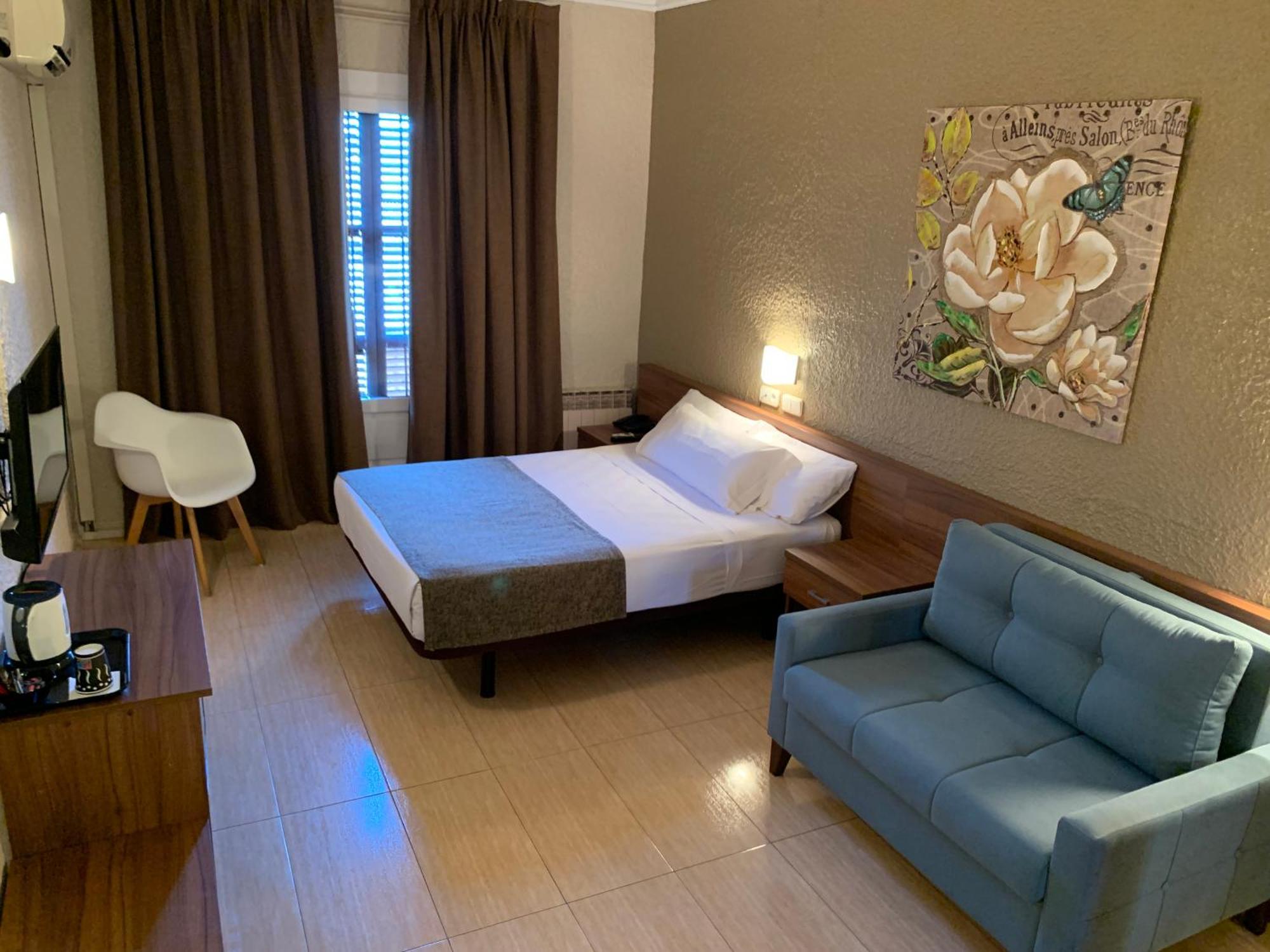 Pension Iznajar Barcelona Exterior photo