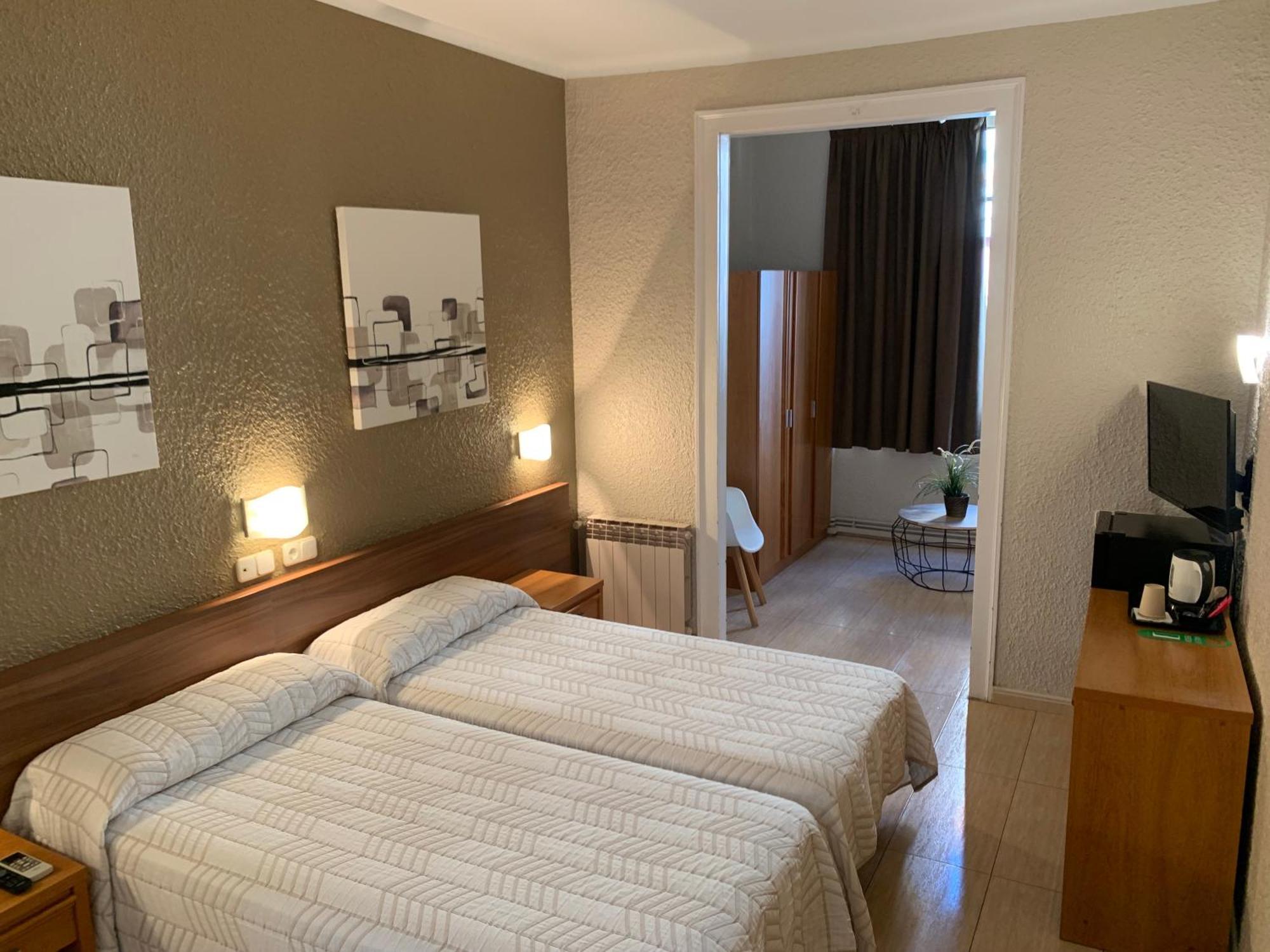 Pension Iznajar Barcelona Exterior photo