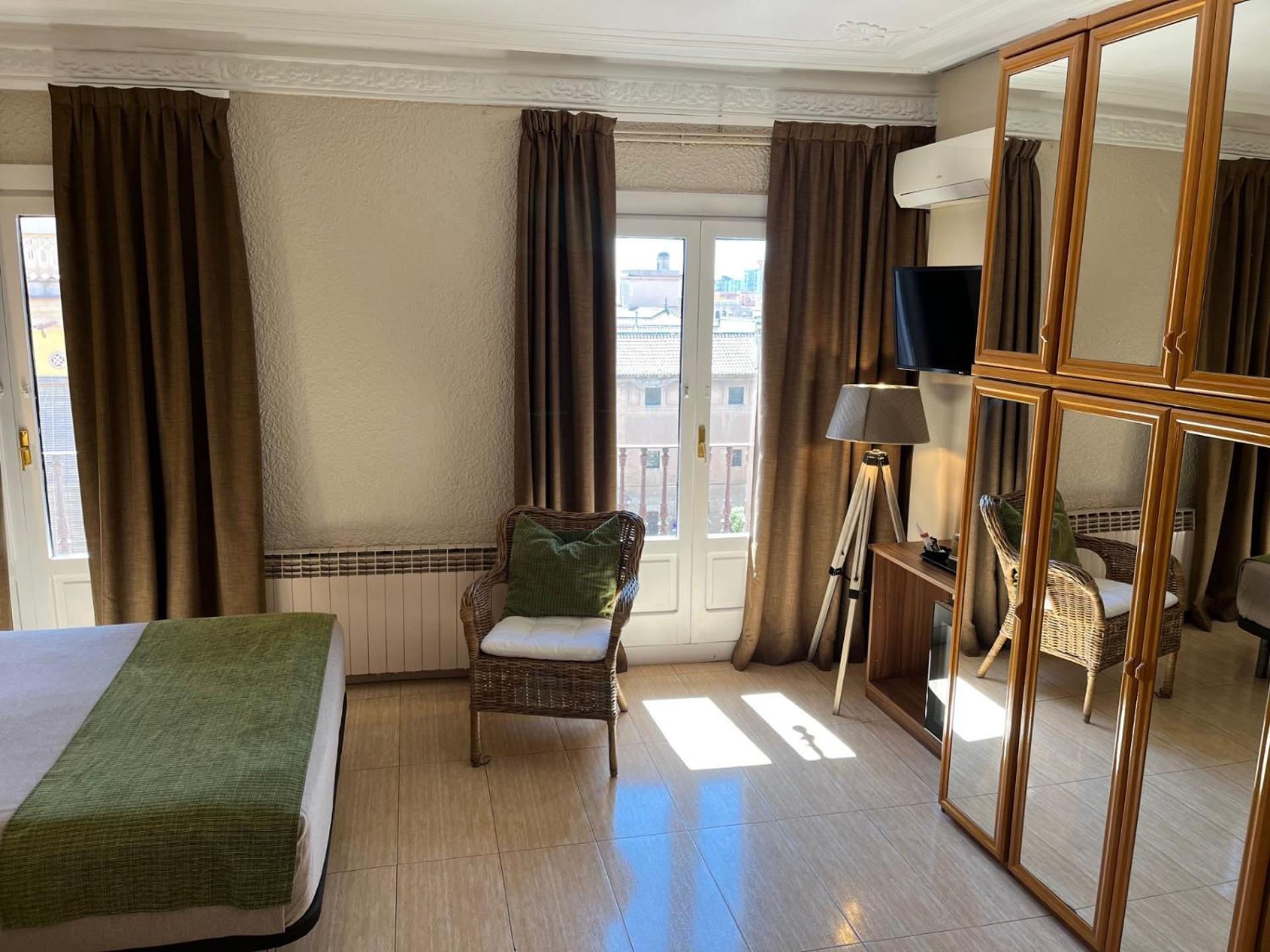Pension Iznajar Barcelona Exterior photo